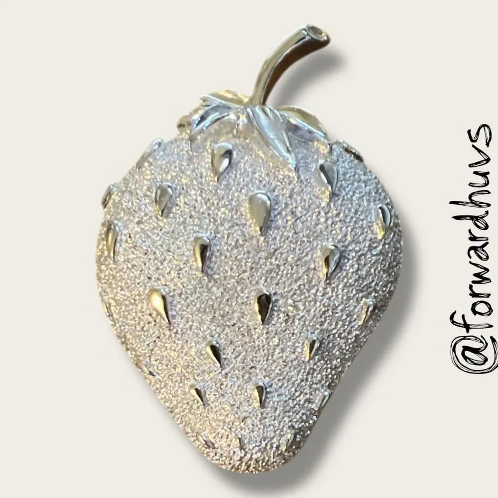 Sarah Coventry Brooch – Silver Tone Strawberry – 2” x 1.5” – Vintage